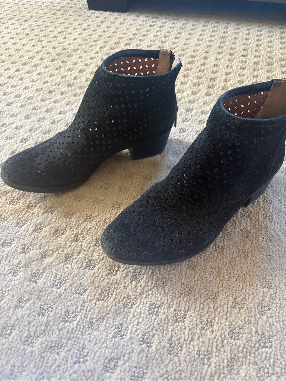 Lucky Brand Womens Black Perforated Suede Ankle Booties